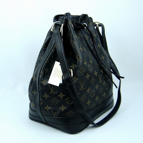 lv-black-m42229-2.jpg
