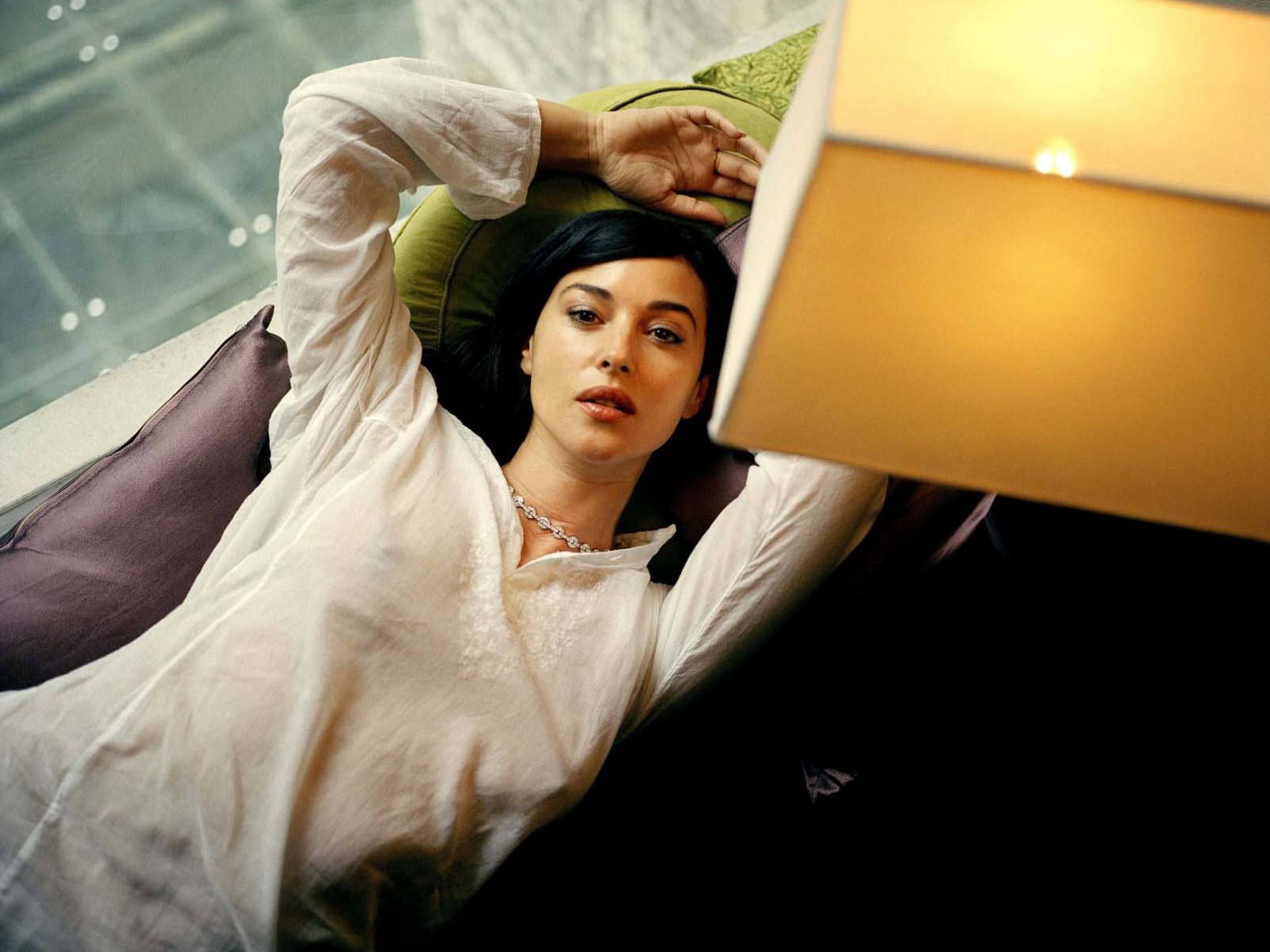 [Hot-and-Sexy-Monica-Bellucci-Wallpapers.jpg]