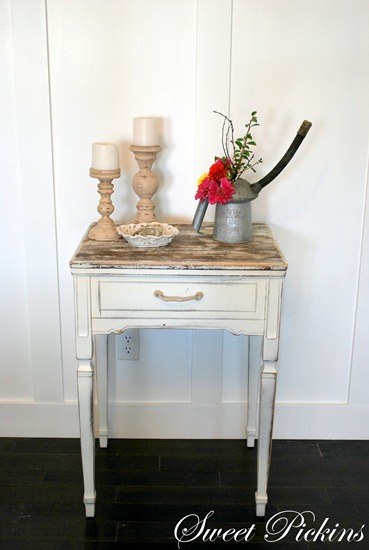 [desk and table 015[4].jpg]