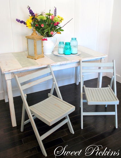 [beach table 015[4].jpg]