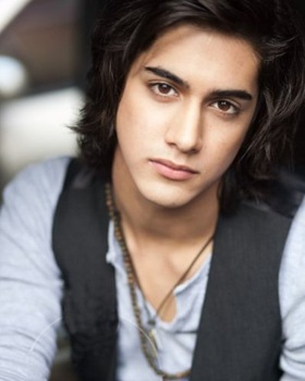 avan-jogia