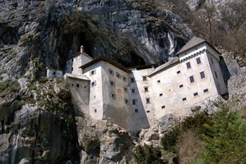 cave_castle_slovenia_03
