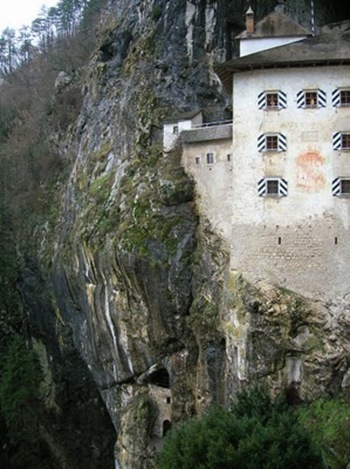 cave_castle_slovenia_27