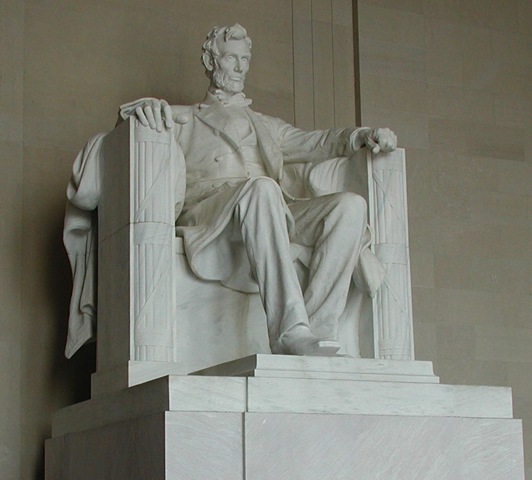 [Lincoln_statue[5].jpg]