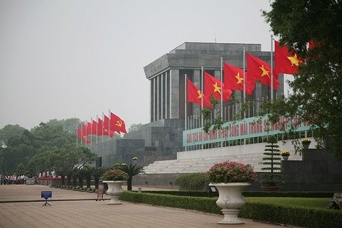 [The-Most-Famous-Mausoleums-in-the-World-2[5].jpg]