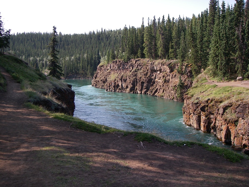 [AK09, Leg 14 Watson Lake to Whitehorse 043[4].jpg]