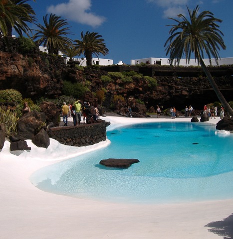 [jameos-del-agua[4].jpg]