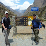 Al and our guide Hugo at the start of the trail