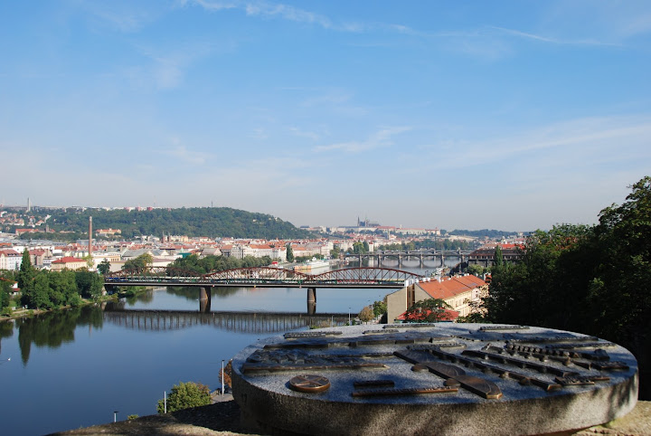 布拉格高城區俯瞰的伏爾他瓦河景。