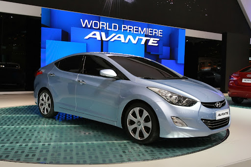 2011-Hyundai-Elantra-12.JPG
