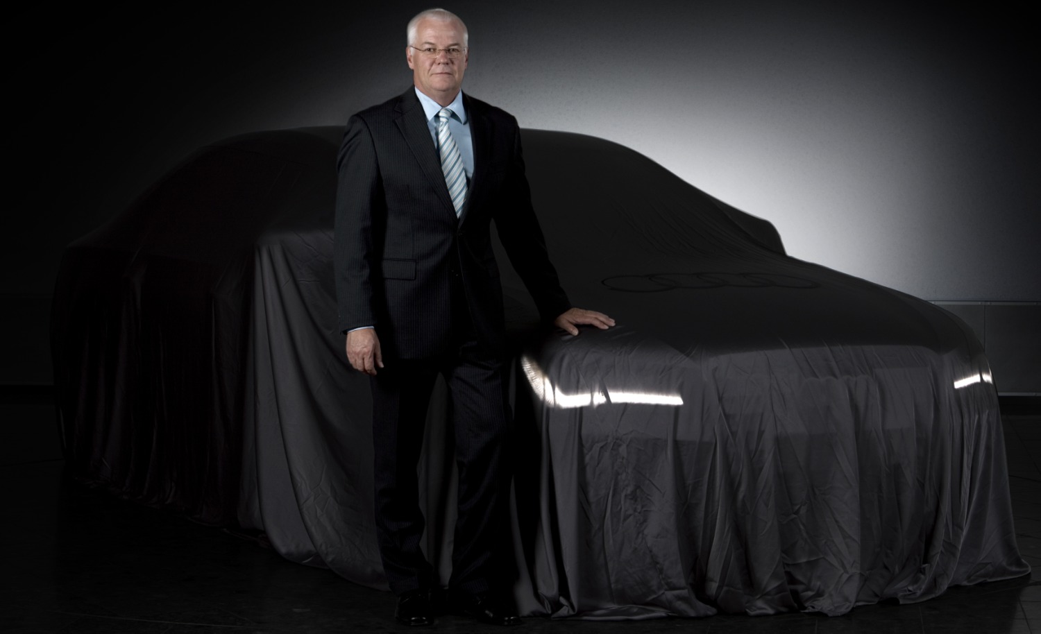 [2010_Audi_A8_1.jpg]