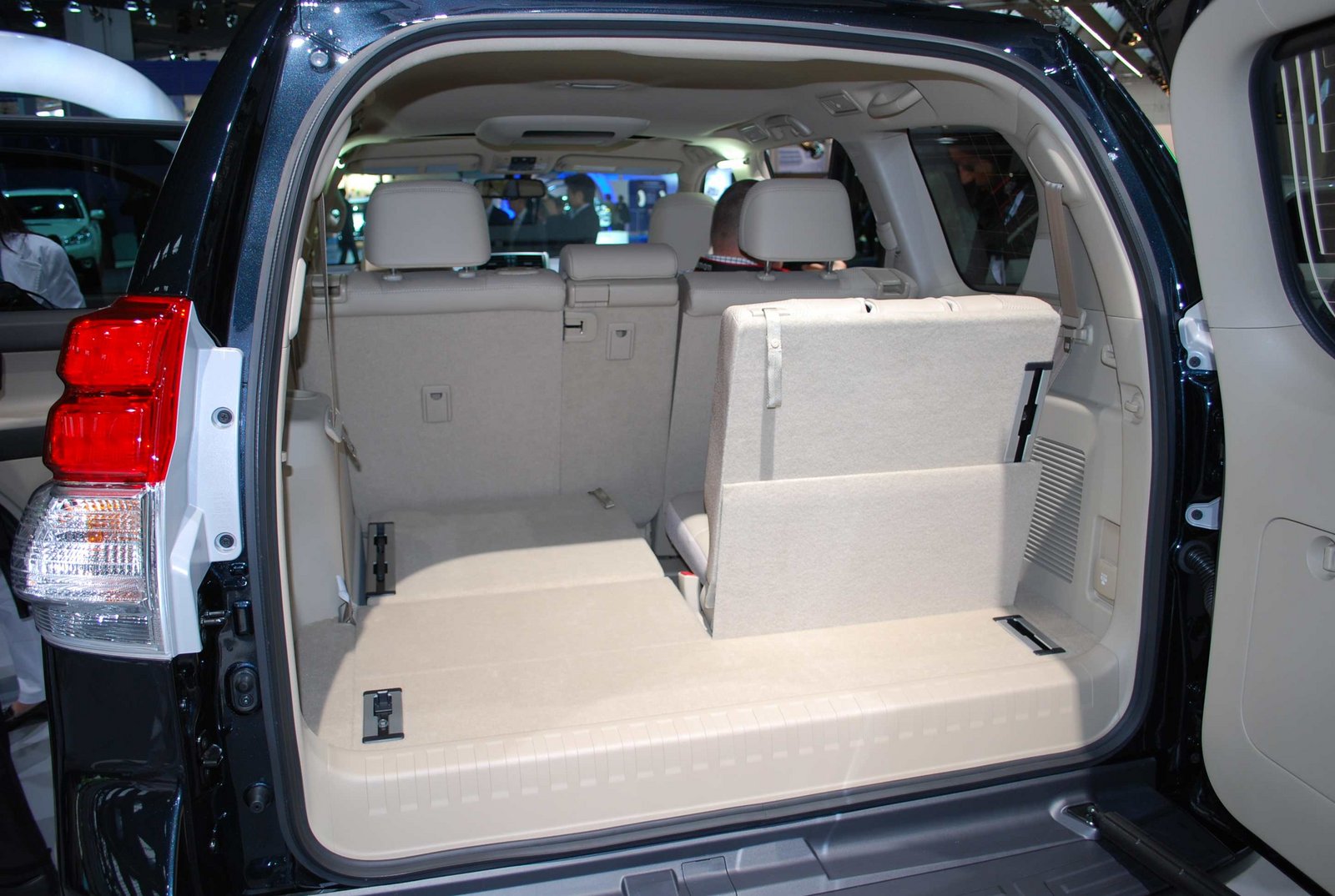 [2010_Toyota_Land_Cruiser_Prado_14.jpg]