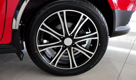 Geely-MK-Cross-9.jpg