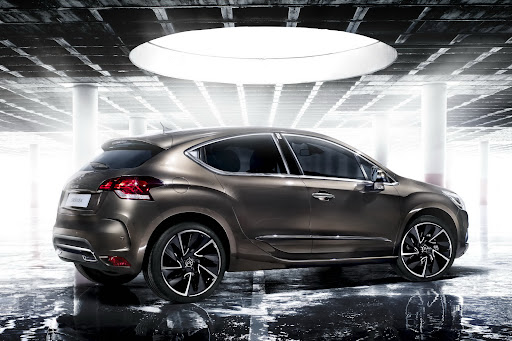 2011-Citroen-DS4-06.jpg