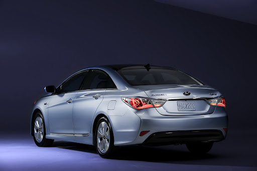Hyundai-Sonata-Hybrid-15.JPG
