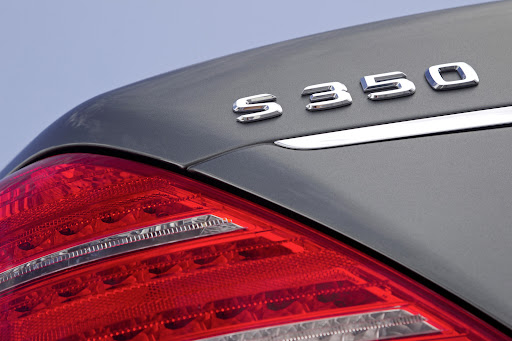 Mercedes-Benz-S350 BlueTec-Start-Stop-04.jpg