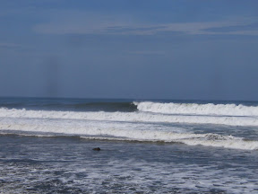 Surf House El Zonte - onda fronte casa