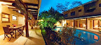 Vista Piscina e Area Relax
