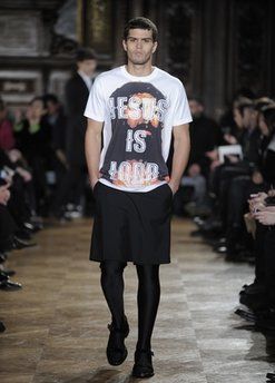 Dior Homme does Amish chic capt.fwd21020100123 givenchy Dior Homme does Amish chic