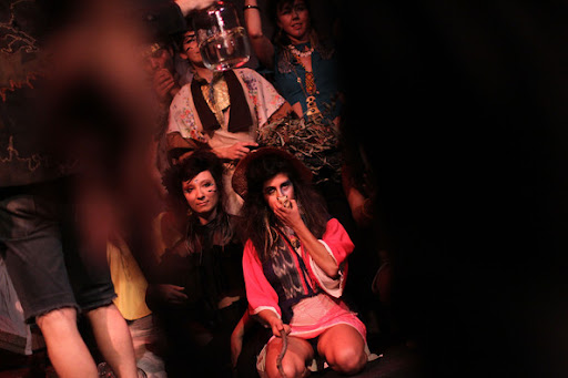 Runway%2BShow%2BCombines%2BMix%2BArt%2BFashion%2BZQu49vn2rHxl New Faux Runway Show
