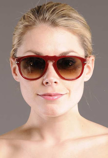 clulowred2505 443x650 Summer Sizzling Sunglasses