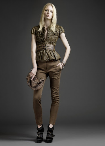 b6946a8d 3a23 4b6e 8a9b 241527335c05 Burberry Prorsum Resort 2011 Collection