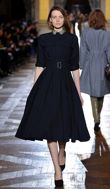 Fall 2010 Womens Fashion Trend driesvannotencollar Fall 2010 Womens Fashion Trend