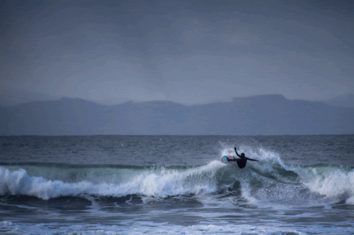 Leah Oke surfs better than you? Mason