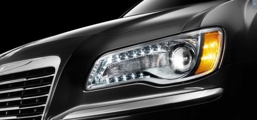 [2011-Chrysler-300-teaser-sedan-release[6].jpg]