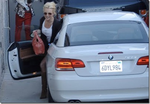 Britney-Spears-with-white-BMW-328i-exclusive-picture