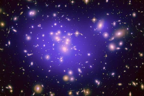 [lente gravitacional de Abell 1689[4].jpg]