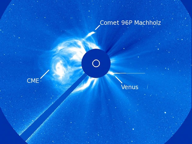[SOHO e o cometa Machholz[4].jpg]