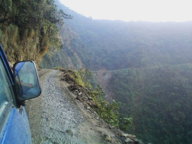 r8 Top 5 Most Dangerous Roads in the World