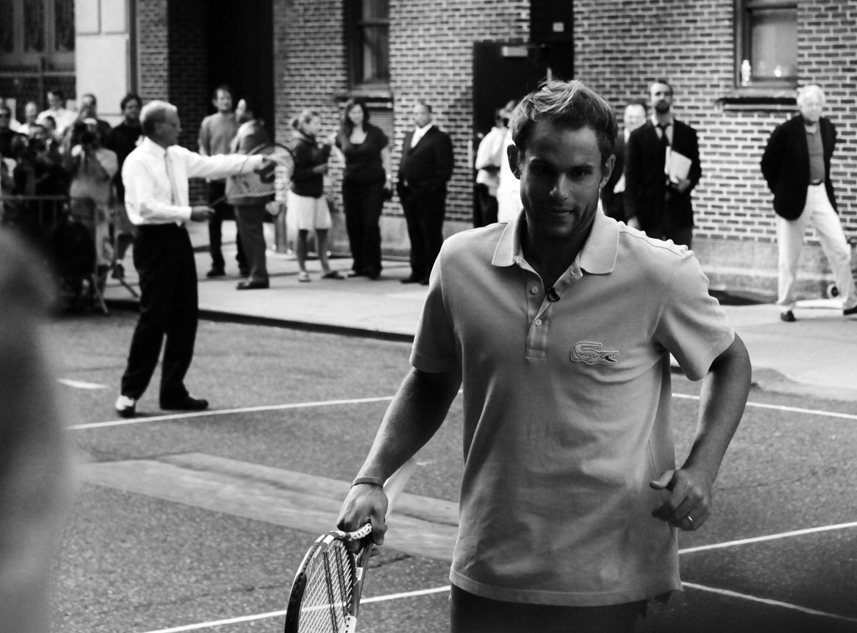 [Roddick Letterman 2009-08-27 057 bw[2].jpg]