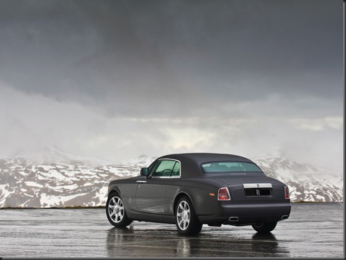 2009-Rolls-Royce-Phantom-Coupe-Rear-Angle-1024x768