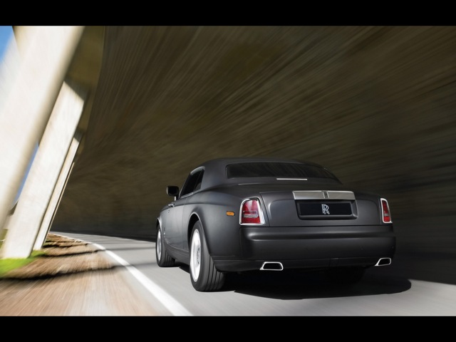 [2009-Rolls-Royce-Phantom-Coupe-Rear-Angle-Speed-1280x960[1].jpg]