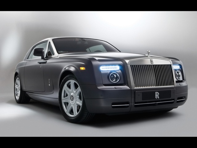 [2009-Rolls-Royce-Phantom-Coupe-Studio-Front-Angle-Lights-1024x768[1].jpg]