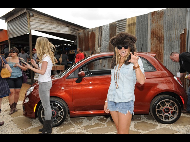 [2012-Fiat-500-Fader-Fort-Austin-Texas-2-1280x960[2].jpg]