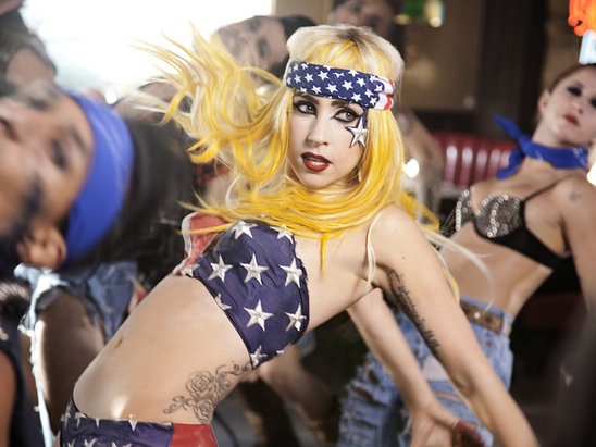 [lady_gaga_telephone_video_sneak_peak[4].jpg]