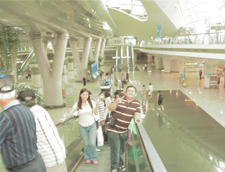 Day 6 (4:00 pm) - Philippine Team bids goodbye to Korea inside the huge Incheon International Airport.