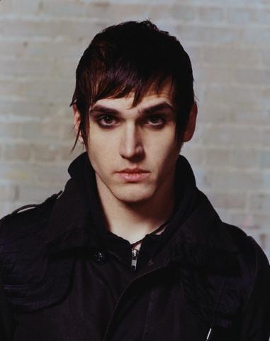 Cool emo hairstyle from Mikey Way