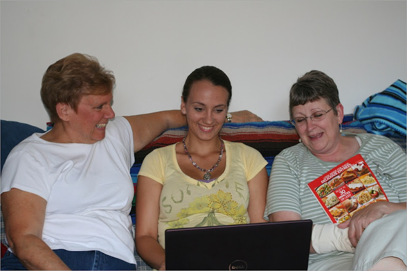 Mom, Erin & Aunt Donna