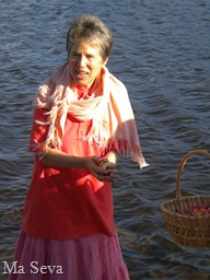 Mpls River ceremony 2010 029