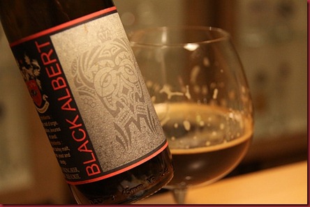 Black_Albert_2010_label-glass