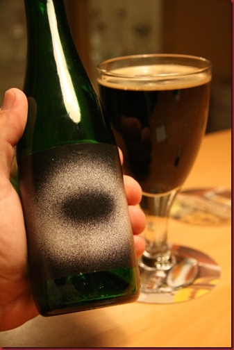 Mikkeller Black Hole in hand