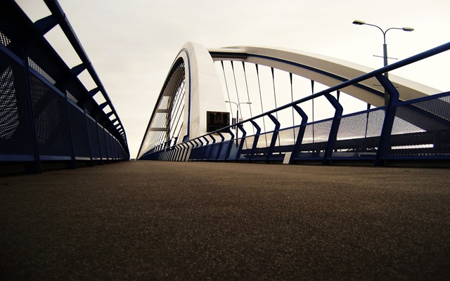 [bratislavaapollobridgewallpapers_135.jpg]
