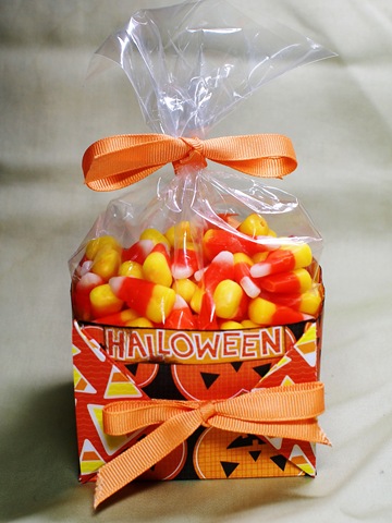 [maggielamarrehalloween[4].jpg]