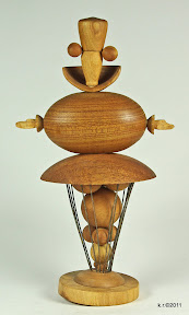 Für vergrößerte Darstellung im Picasa-Webalbum anklicken. Figur 11a - Tänzer mit Goldkugel 1