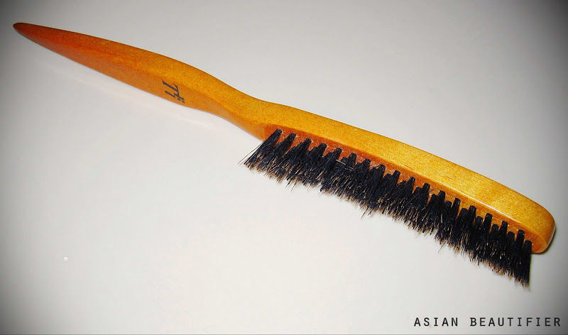 Back-combing hair brush