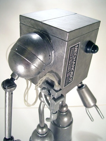 [mikeslobot_mechanobot_9[2].jpg]